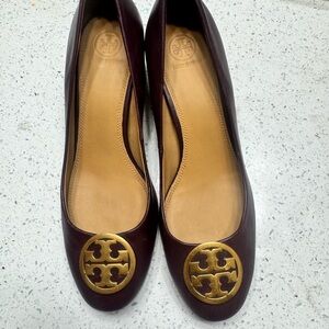 Tory Burch Burgundy low heels with Gold Emblem